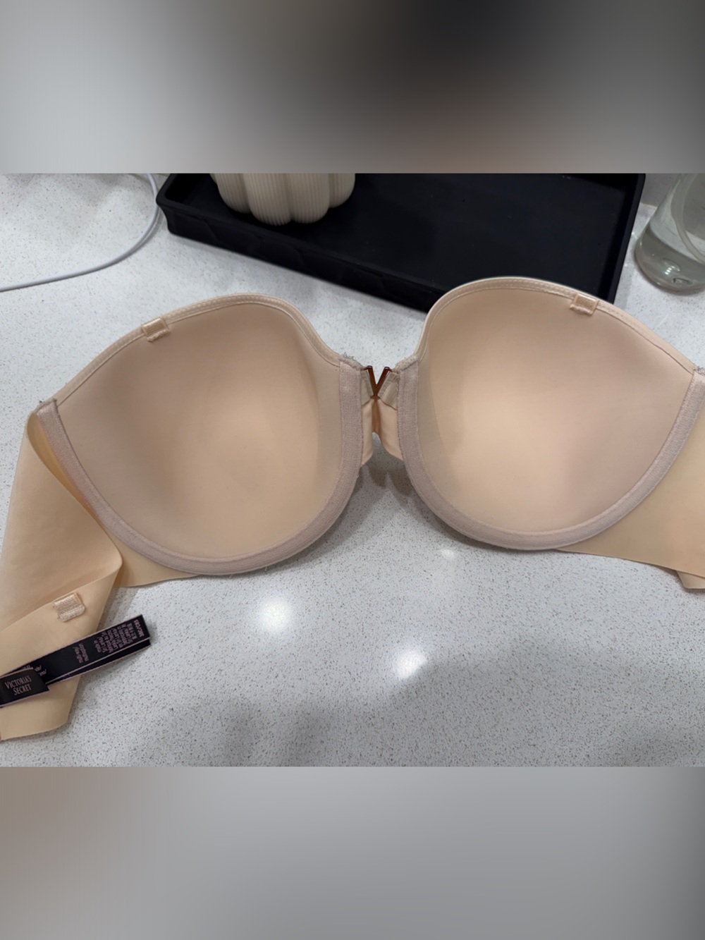 Victoria's Secret Strapless Nude Bandeau Bra - Light Beige - Picture 2 of 3